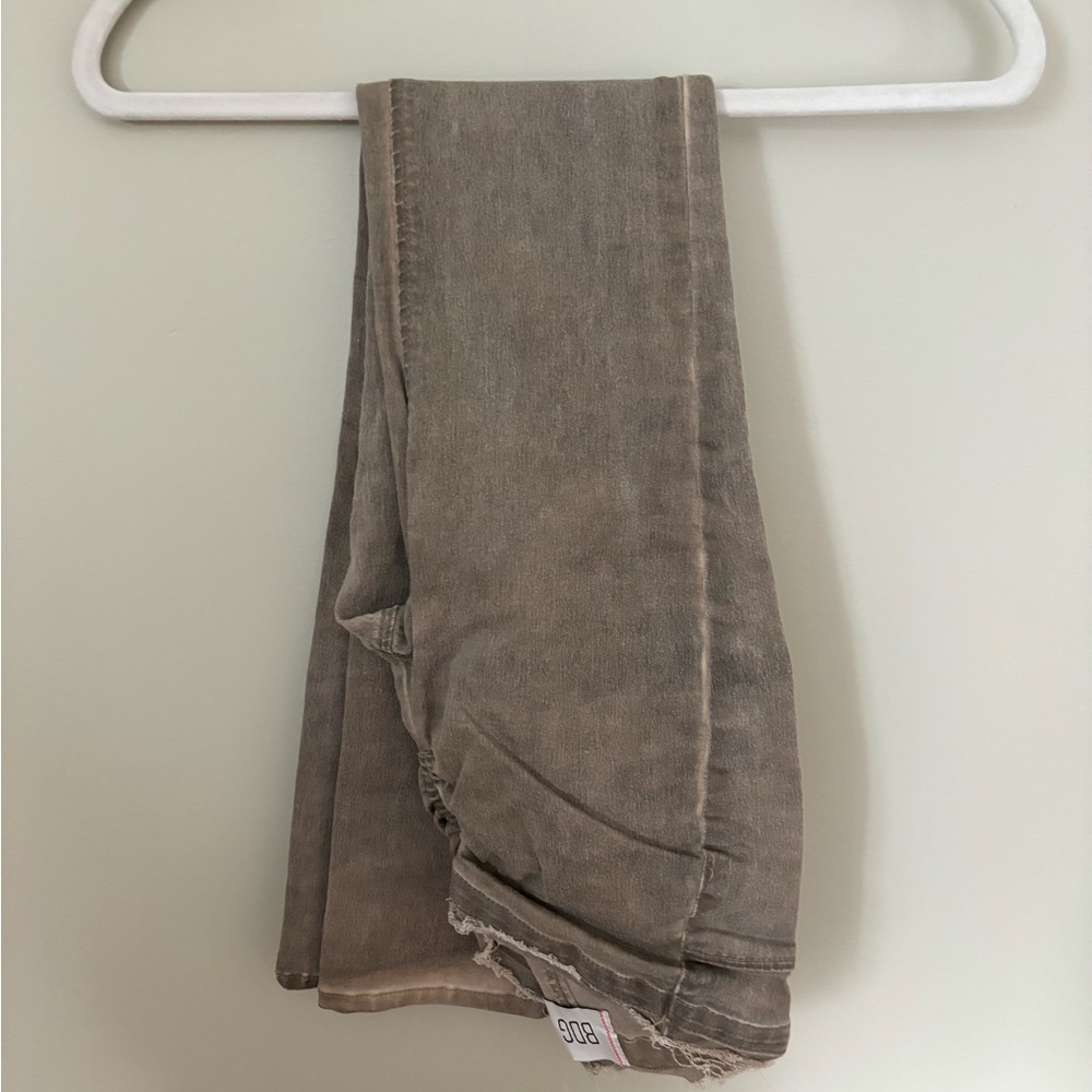 cute v neck flare jeans!!
